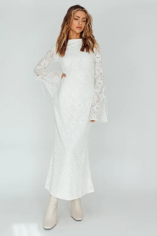 Kalia Long Sleeve Lace Midi Dress Cream