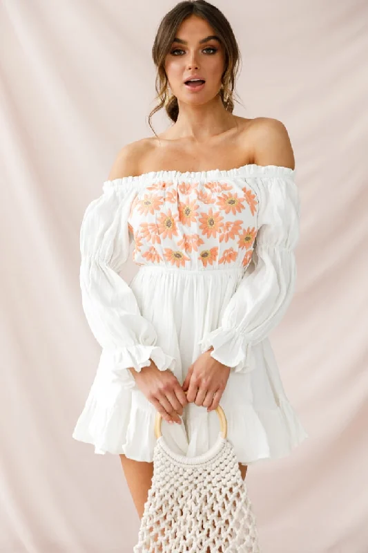 Kayla Off-Shoulder Daisy Embroidered Dress White