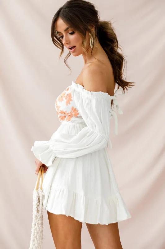 Kayla Off-Shoulder Daisy Embroidered Dress White