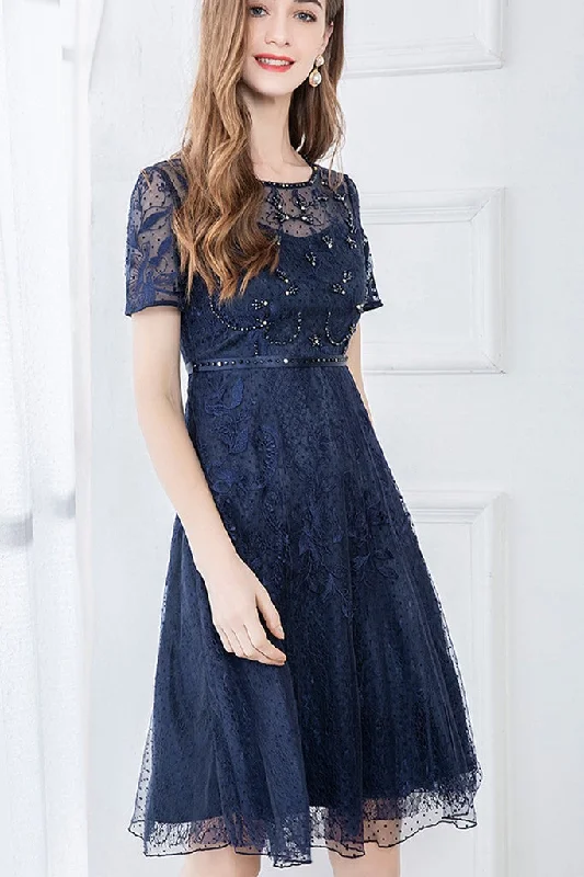 Short Sleeve Beaded Lace A-line Dress - M in Clearance