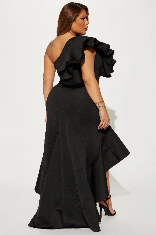 Claire Ruffle Maxi Dress - Black