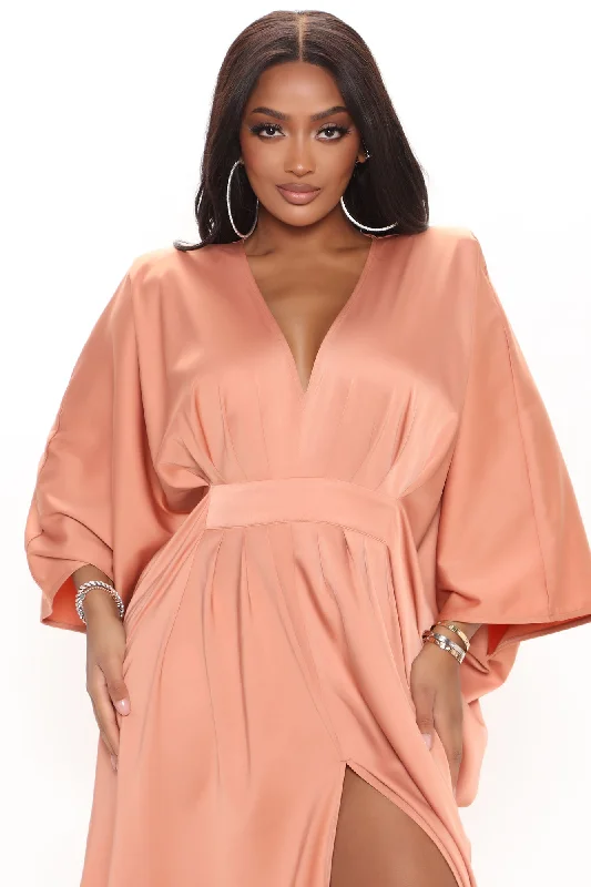 Spectacular Woman Satin Maxi Dress - Peach