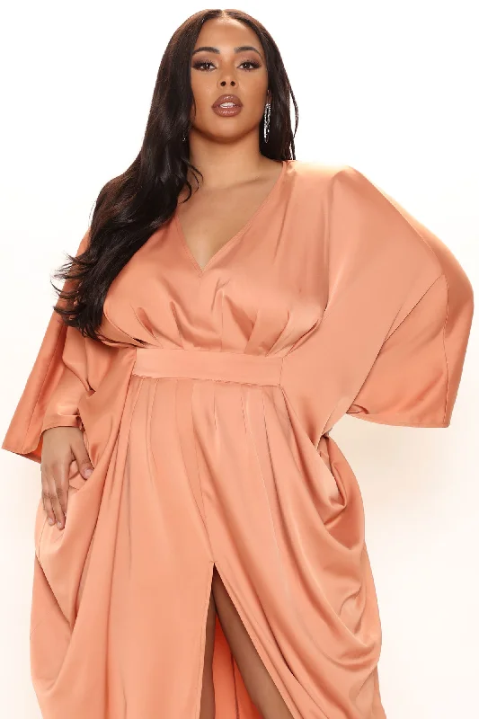 Spectacular Woman Satin Maxi Dress - Peach