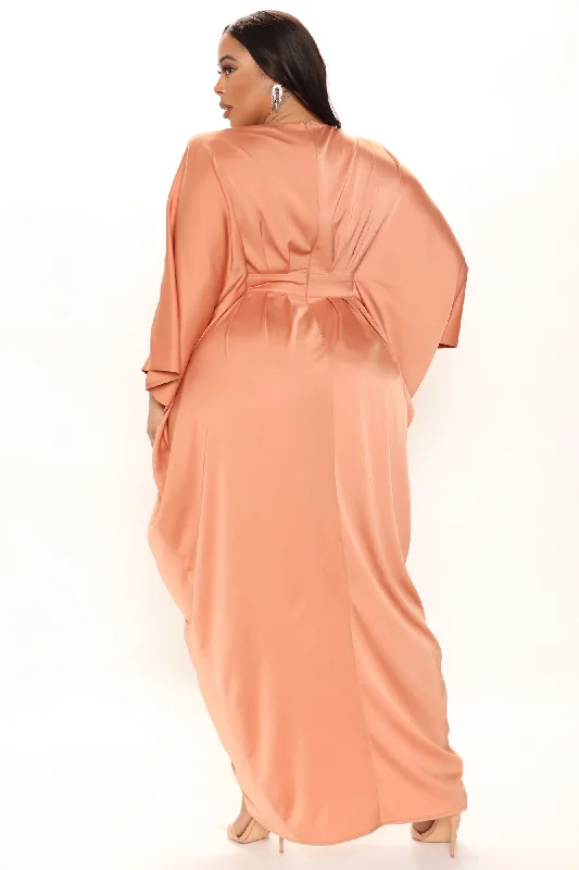 Spectacular Woman Satin Maxi Dress - Peach