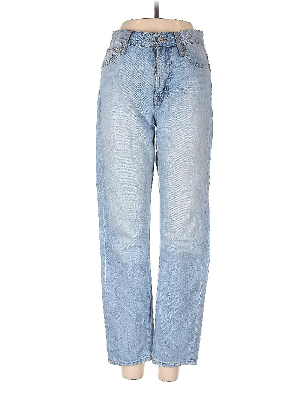 Clear the Shelves SaleMid-Rise Boyjeans Jeans in Light Wash