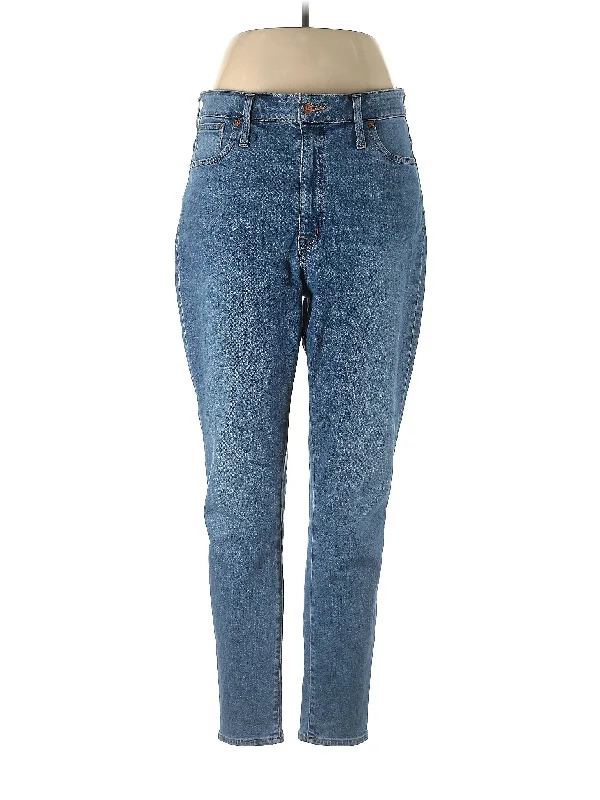 Price CutMid-Rise Straight-leg Jeans in Medium Wash