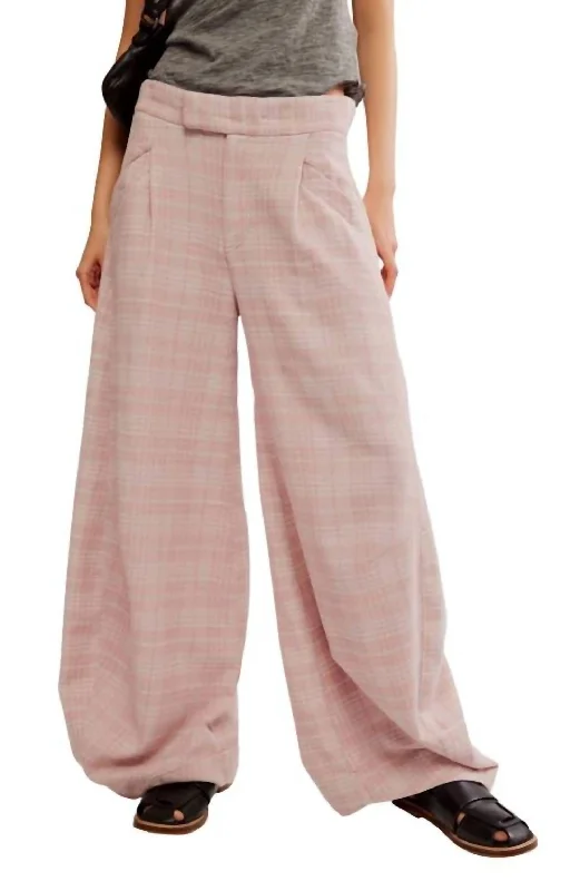 Early Bird SpecialTegan Barrel Trouser In Pale Mauve