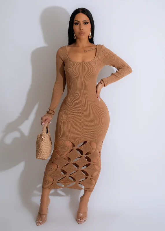 End - of - Season SaleSlender Body Sweater Midi Dress Nude